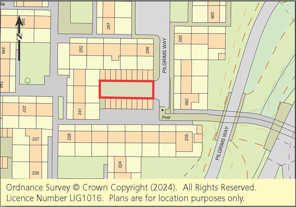 Lot: 147 - FREEHOLD FORECOURT ACCESS TO GARAGES -